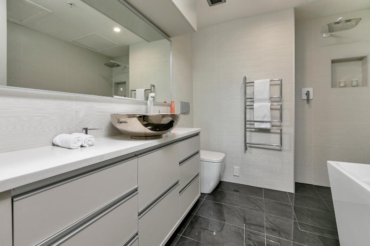 Penthouse Premier Apartment Оукланд Екстериор снимка