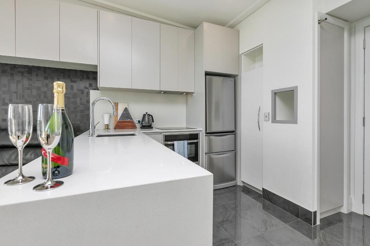 Penthouse Premier Apartment Оукланд Екстериор снимка